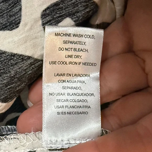 Rachel Zoe dress, size large, with pockets, so comfy! - Picture 4 of 5